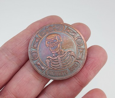 Монета "Помни о смерти". Диаметр монеты 3,80 см., толщина 0,24 см., вес 22.65 гр. . фото 2