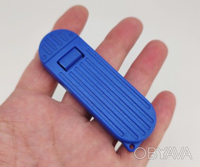 Брелок-нож на ключи, пластик/металл (синий). Длина общая в сложенном состоянии 8. . фото 1