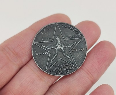 Монета сувенирная "Люцифер" (Сатана) цвет - античное серебро. Диаметр монеты 3,5. . фото 2