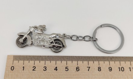 Брелок для ключей "Мотоцикл" (цвет серебро). Металл, размеры: длина общая 110,00. . фото 4