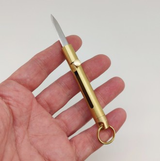 Брелок нож, латунь/металл. Размеры: общая длина 8,50 см.(с кольцом), ширина 0,97. . фото 3