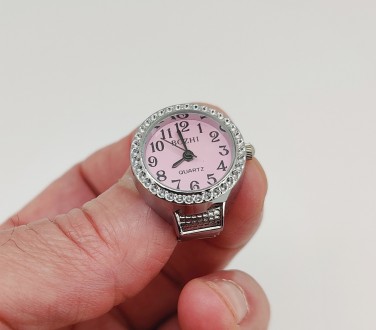 Годинник-кільце на палець кварцовий (колір-срібло), з чорним циферблатом і розтя. . фото 2