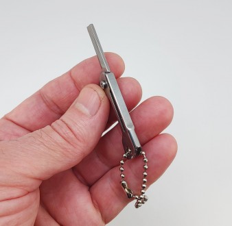 Брелок-нож на ключи (металлический). Длина в сложенном виде 4,20 см., длина в вы. . фото 4