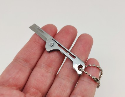 Брелок-нож на ключи (металлический). Длина в сложенном виде 4,20 см., длина в вы. . фото 2