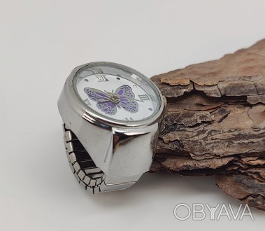 Годинник-кільце на палець кварцові сталевий, з білим циферблатом і ремінцем, що . . фото 1