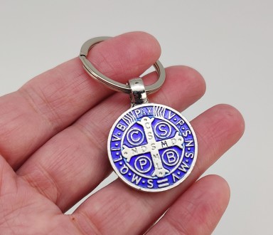 Брелок для ключей "Святой Бенедикт". Металл, эмаль синяя, размеры: длина общая 6. . фото 2
