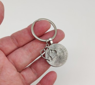 Брелок для ключів "Мама з дитиною". Метал, скло, колір — срібло, розміри: довжин. . фото 3