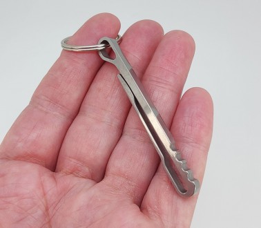 Металлический зажим для ключей на ремень. Размеры: длина 7,00 см., ширина 0,40 с. . фото 4