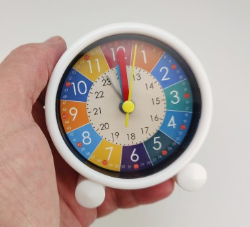 
Годинник настільний різнобарвний із будильником. Висота годин 8,70 см., діаметр. . фото 7