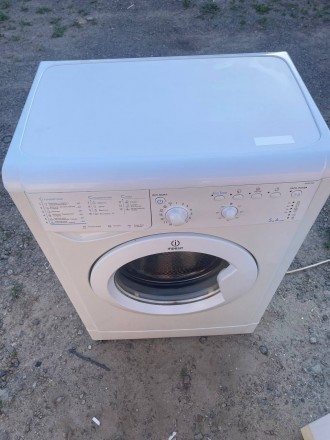 Продам стиральную машину Indesit в отличном состоянии. находится на поселке жуко. . фото 3