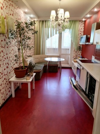 Пропонується простора сучасна 3-х кімнатна квартира в новобудові біля метро Дарн. Комсомольский массив. фото 2