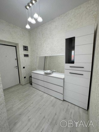 В продажу 1 кімнатна квартира,
40,4 кв метрів в трехповерховій новобудові, кварт. Киевский. фото 1