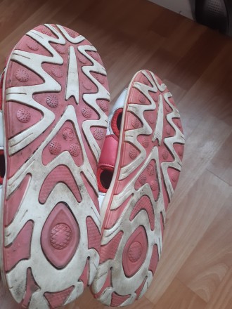 Біло-рожеві сандалії для дівчинки. Розмір 36. Довжина устілки на фото. В гарному. . фото 6