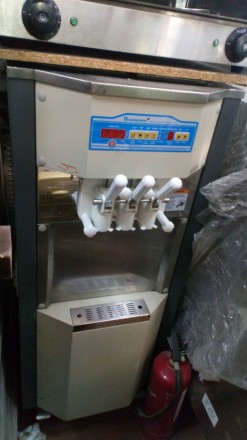 Фрізер для виготовлення м'якого морозива Ocean Power на 2+1мікс смаки. 
Тип вст. . фото 2