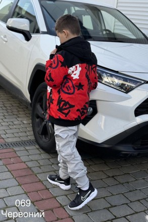 Куртка на весну ветровка с капюшоном утепленная тонким смнтепоном на мальчика по. . фото 9