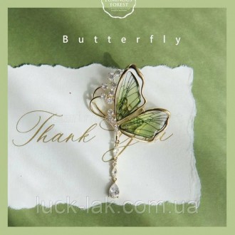 Красивий метелик брошка
Розмір 65 мм на 39 мм
Гарна брошка прикрасить ваш одяг, . . фото 6