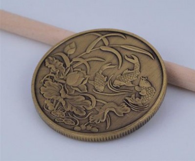 Монета сувенирная, знак зодиака "Рыбы" (цвет - золото). Диаметр монеты 4,00 см.,. . фото 5