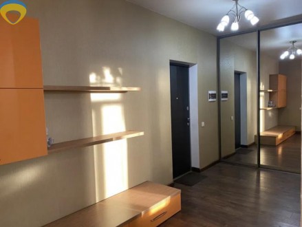 Уютная, светлая квартира с просторной кухней- студией с современным ремонтом.
К. Приморский. фото 6
