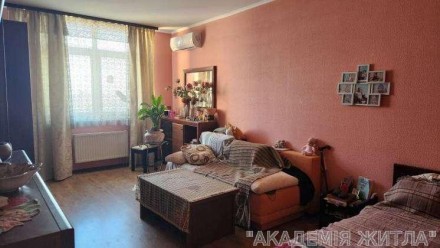 Продається 1-кімнатна квартира в новому будинку ЖК Яскравий з косметичним ремонт. . фото 2