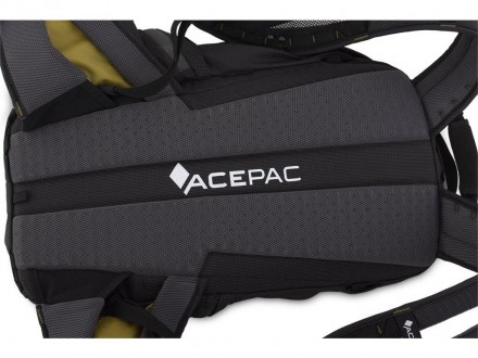 Мінімалістичний велорюкзак Acepac Flite 10 повністю функціональний для велогонок. . фото 5