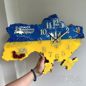 Настенные часы "Карта Украины" – это воплощение красоты эпоксидной смолы в сочет. . фото 1