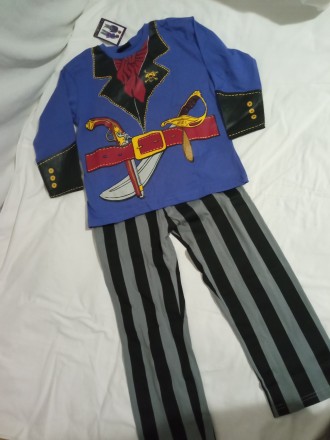 Карнавальный костюм Пирата примерно на 6-7 лет. Новый. Состоит из штанов и лонгс. . фото 2