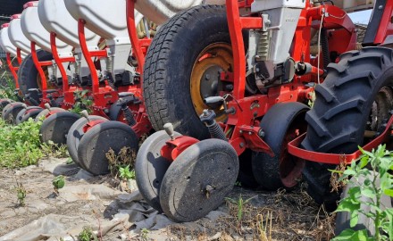 Пневматична просапна сівалка Planter D8 Agromaster 
з дисковими сошниками для т. . фото 10