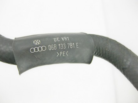 
Вакуумная трубка с воздушным клапаном06B133781E Применяется:Audi A4 2001 - 2005. . фото 7