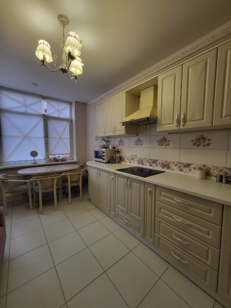 Продается просторная и уютная квартира в Приморском районе Одессы, на улице Дюко. Приморский. фото 2
