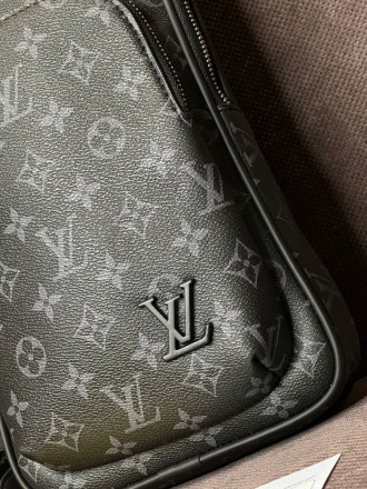 
 
 Сумка Louis Vuitton Avenue Monogram Eclipse с лого внизу s003
Модель: Сумка . . фото 4