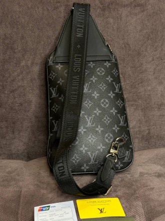 
 
 Сумка Louis Vuitton Avenue Monogram Eclipse с лого внизу s003
Модель: Сумка . . фото 6