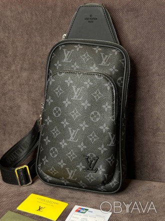 
 
 Сумка Louis Vuitton Avenue Monogram Eclipse с лого внизу s003
Модель: Сумка . . фото 1