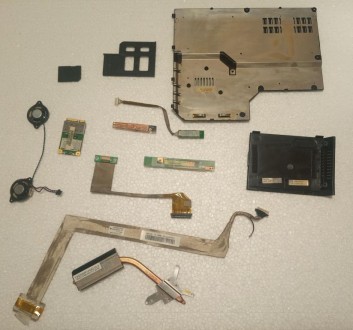 Кришки, заглушки, додаткові плати з ноутбука ASUS F7Z. Нововолинськ. фото 1 Кришки, заглушки, додаткові плати з ноутбука ASUS F7Z. Нововолинськ. фото 1