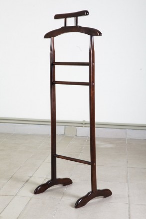 Плечики Гамма, темний горіх. Львів. фото 1