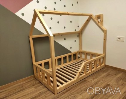 Ліжко будиночок з цільного дерева