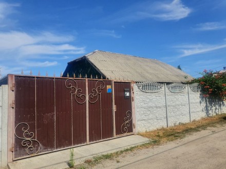 Продам будинок в місті**8 сот**нагірна частина
Локація:
• м. Кременчук, в. Водоканал. фото 2