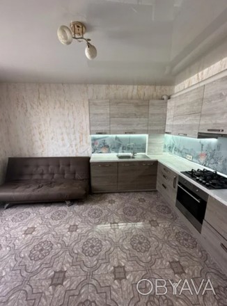 Пропонується до продажу двоповерховий гарний будинок у Нерубайському.