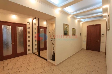 3-комнатная квартира, 162.00 кв.м. . фото 2 вул. Панаса Мирного 10,
ЖК Введенський,
Печерський р-н.
* Площа 162/100/20 к. . фото 2