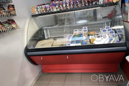холодильна вітрина Hitline Кароліна витрина холодильная