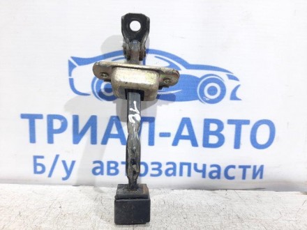 Обмежувач дверей задній Mitsubishi L200 KB 2.5 DIESEL 2006 (б/у). Київ. фото 1 Обмежувач дверей задній Mitsubishi L200 KB 2.5 DIESEL 2006 (б/у). Київ. фото 1