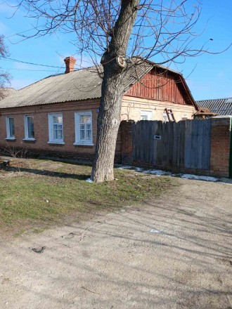 Продається частина будинку в районі Шкільного.. Школьный. фото 13 Продається частина будинку в районі Шкільного.
Поруч знаходяться зупинка трансп. Школьный. фото 13