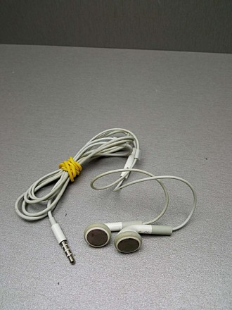 Наушники Bluetooth-гарнитура Б/У Apple Earphones. Киев. фото 1 Наушники Bluetooth-гарнитура Б/У Apple Earphones. Киев. фото 1