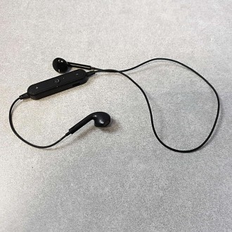 Наушники Bluetooth-гарнитура Б/У Наушники Bluetooth. Киев. фото 1 Наушники Bluetooth-гарнитура Б/У Наушники Bluetooth. Киев. фото 1