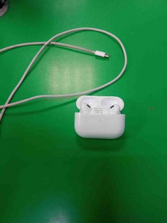 AirPods Pro 2nd generation with MagSafe Charging Case USB-C (MTJV3) - це бездрот. . фото 2