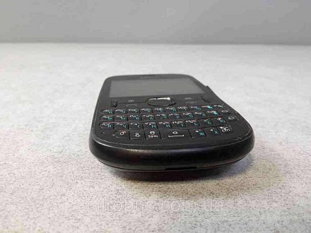 Телефон, поддержка двух SIM-карт, QWERTY-клавиатура, экран 2.4", разрешение 320x. . фото 4