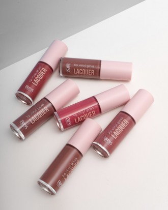 
Блиск для губ Bless Beauty Lacquer Lip Vinyl Gloss cтворює ефект вологого блиск. . фото 4