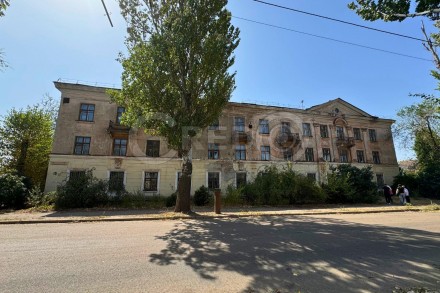 Продаж окремої 3-х поверхової будівлі, Покровський р-н. Кривий Ріг. фото 1 Продаж окремої 3-х поверхової будівлі, Покровський р-н. Кривий Ріг. фото 1
