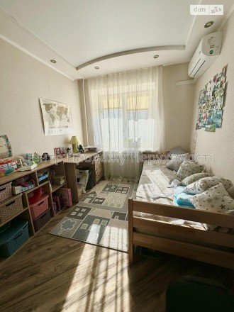 Продається 2-кімнатна квартира з капітальним ремонтом, 43 м². 
Розташована по Ае. . фото 9