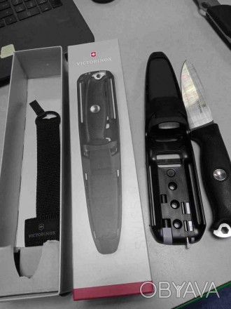 Victorinox fixed blade knife Venture Pro Black 3.0903.3F
Внимание! Комиссионный . . фото 1