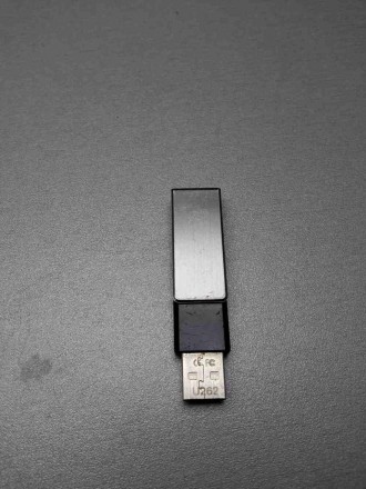 Флешка USB 4Gb — пам'яткий пристрій, що використовує як носій флешпам'ять, і під. . фото 3